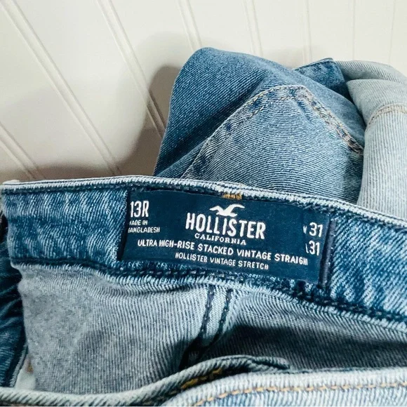 Hollister Two Tone Ultra High Rise Stacked Vintage Straight Jeans - Picture 6 of 8